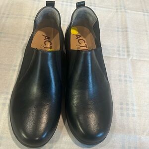 Active comfort ziera slip on